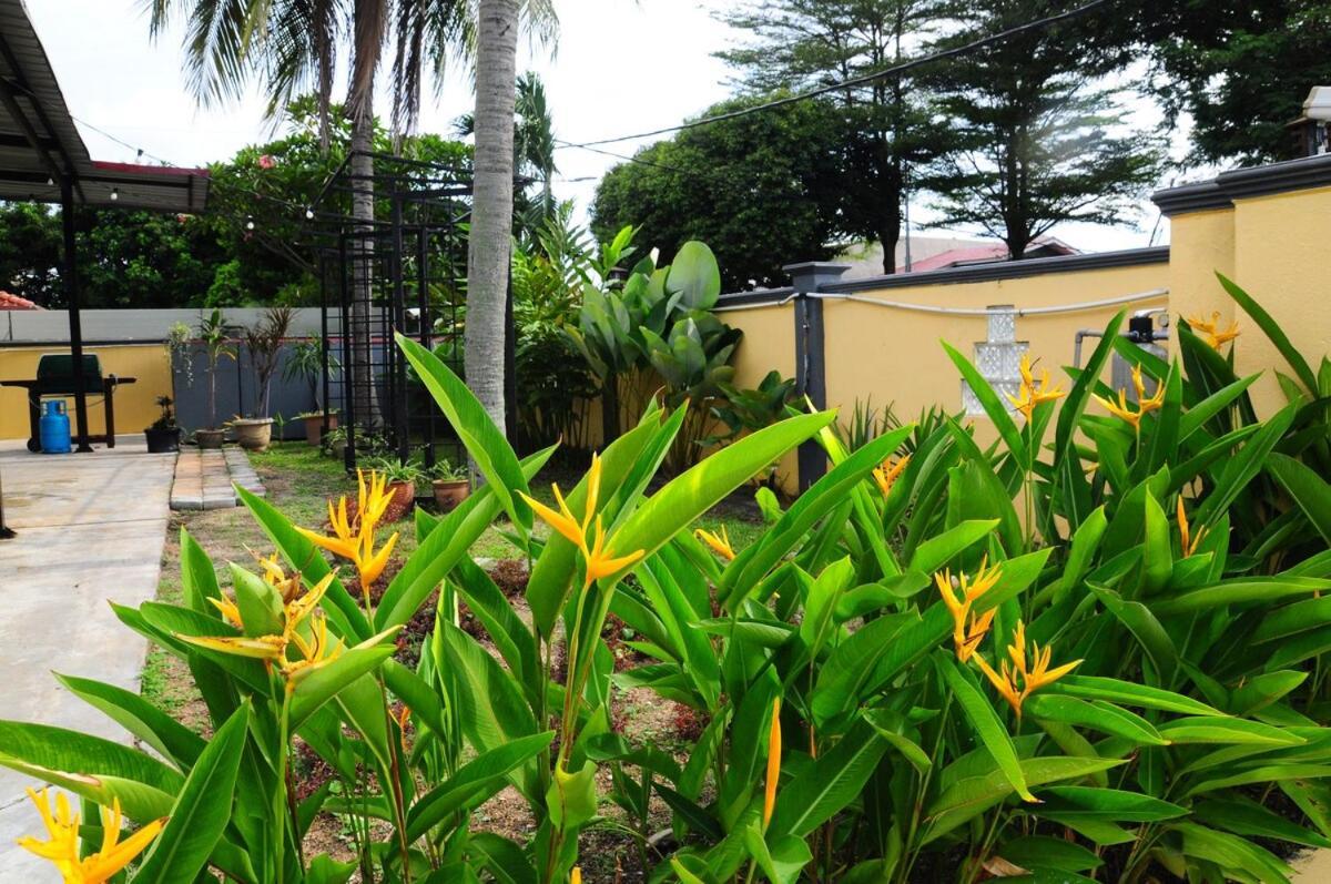 Grayhaus Spacious Bungalow & Garden Villa - Ss3 Petaling Jaya, Near Sunway - Stay Only No Events Zewnętrze zdjęcie
